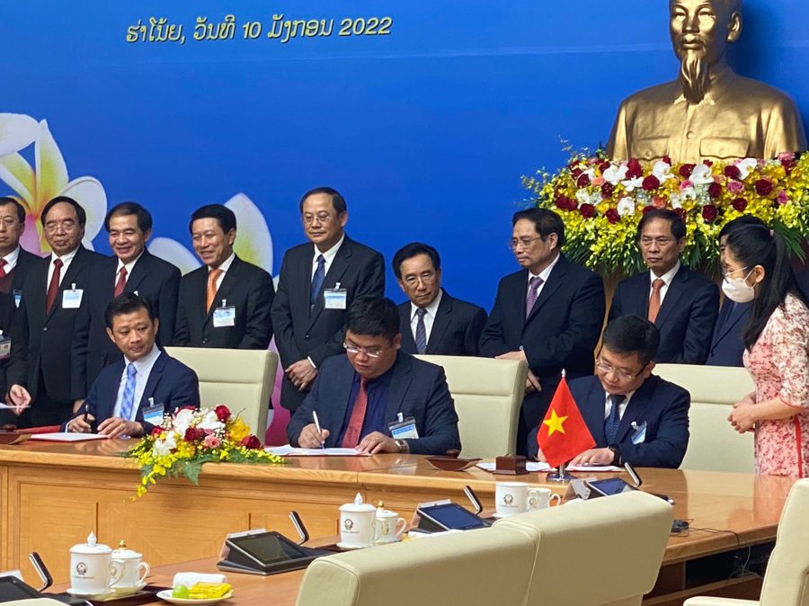 Tổng giám đốc Lê Viết Thảo ký kết hợp tác với Chính phủ CHDCND Lào mở rộng Cảng quốc tế Lào – Việt