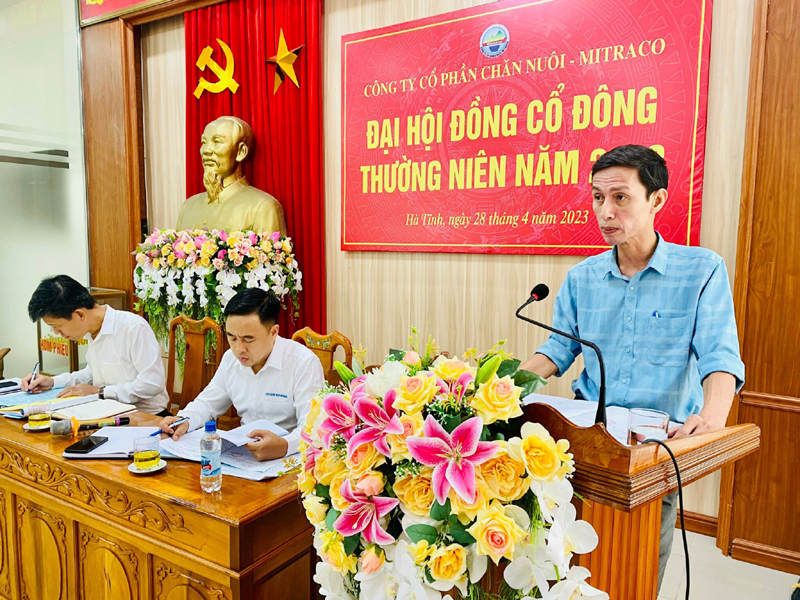 Đồng chí Phùng Văn Tân – Trưởng Ban Kiểm soát Tổng công ty phát biểu tại Đại hội đồng cổ đông thường niên năm 2023 Công ty Cổ phần chăn nuôi Mitraco